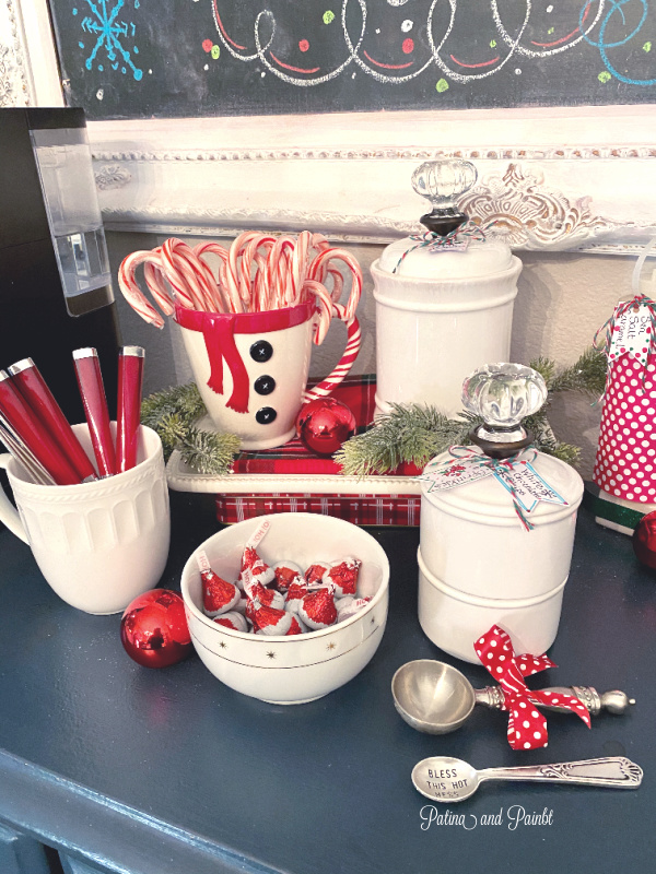 How To Set Up A Christmas Hot Cocoa Bar