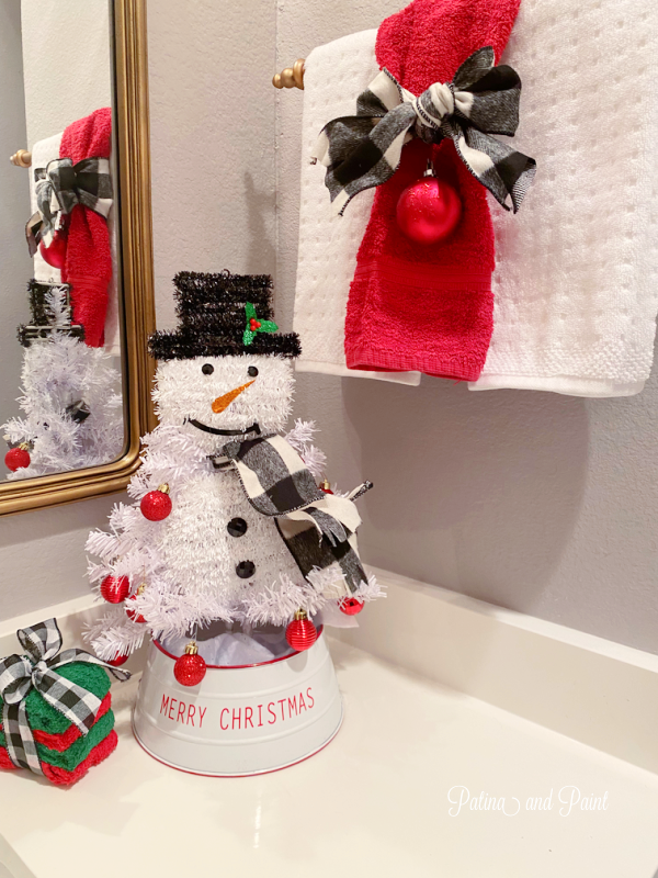 snowman tree and towels
