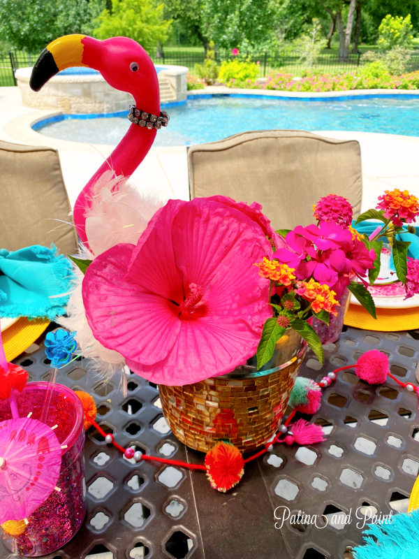 Summer Flamingo Table