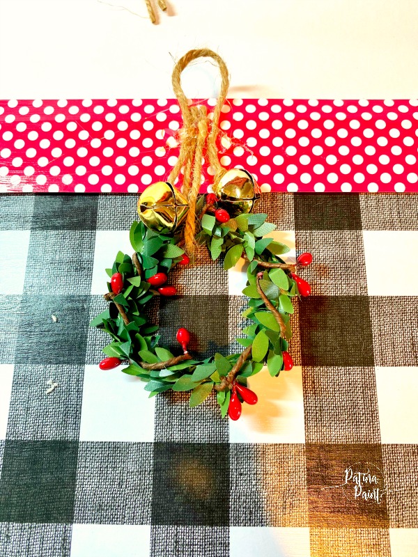 jingle bells, small wreath